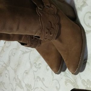 Women's western style boots